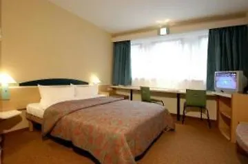 Ibis Hotell 3*